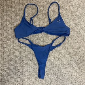 Boutine LA blue bikini